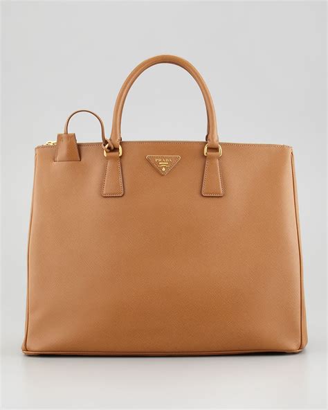 prada saffiano executive tote bag|Prada saffiano tote used.